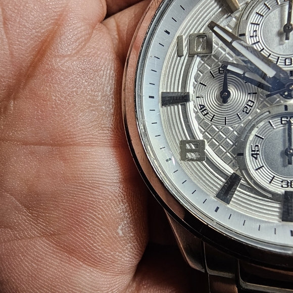 Guess Steel Mens Quartz Watch Silver Tone Working U0075G3 Cracked Crystal shows - Picture 9 of 12